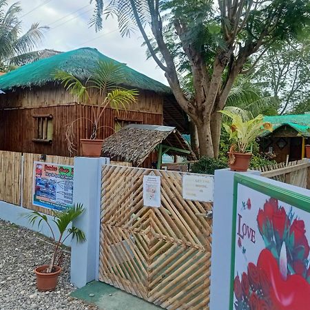 Moalboal Bamboo House / Rooms エクステリア 写真