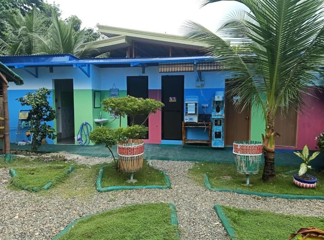 Moalboal Bamboo House / Rooms エクステリア 写真