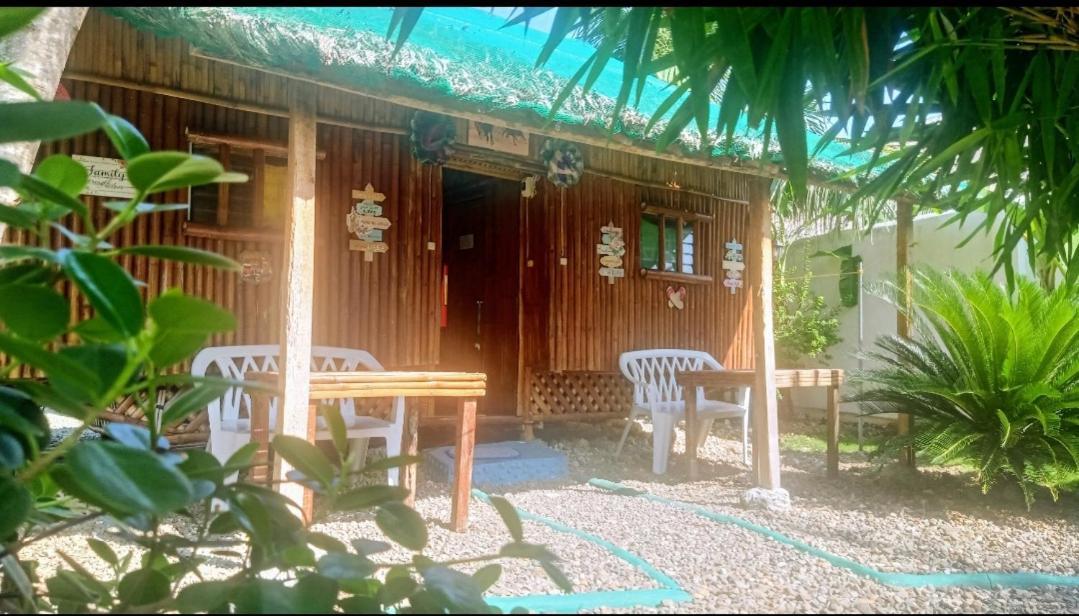 Moalboal Bamboo House / Rooms エクステリア 写真