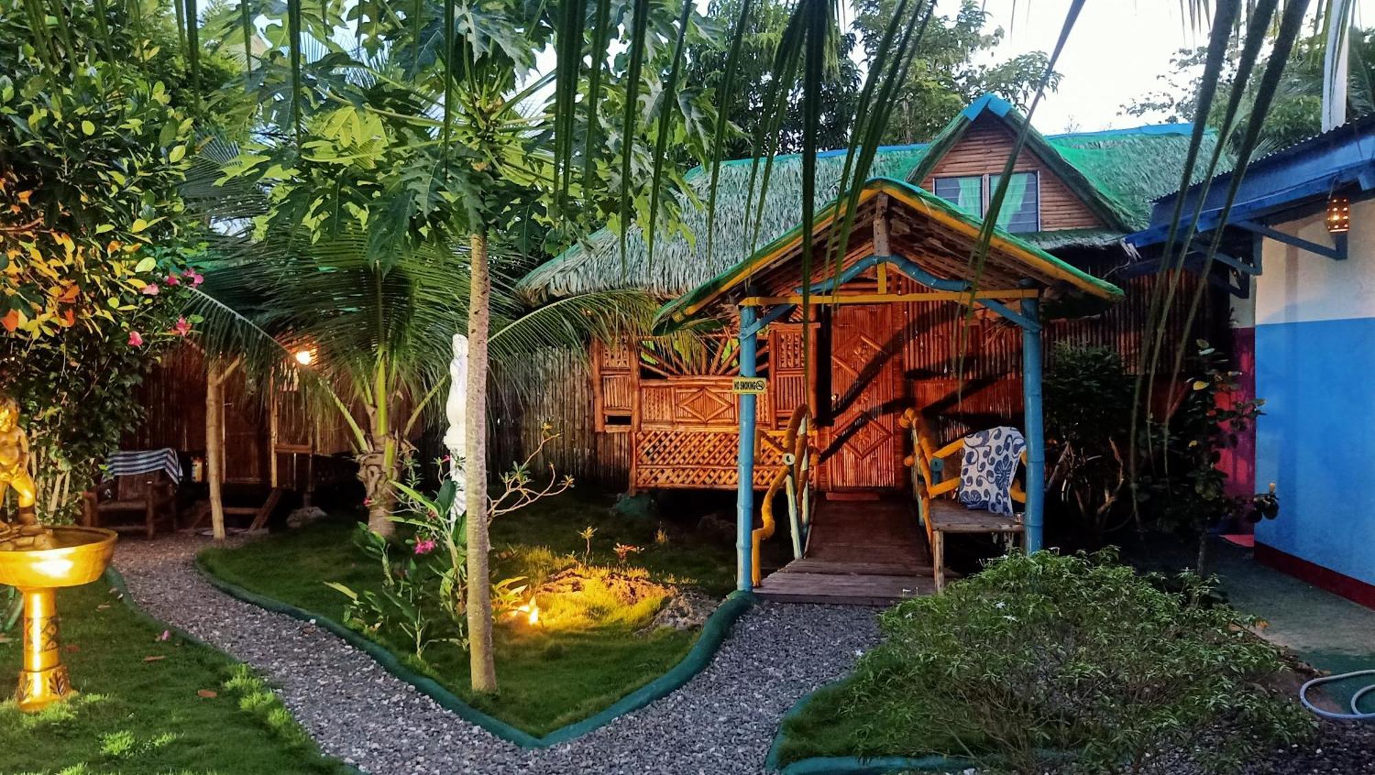 Moalboal Bamboo House / Rooms エクステリア 写真