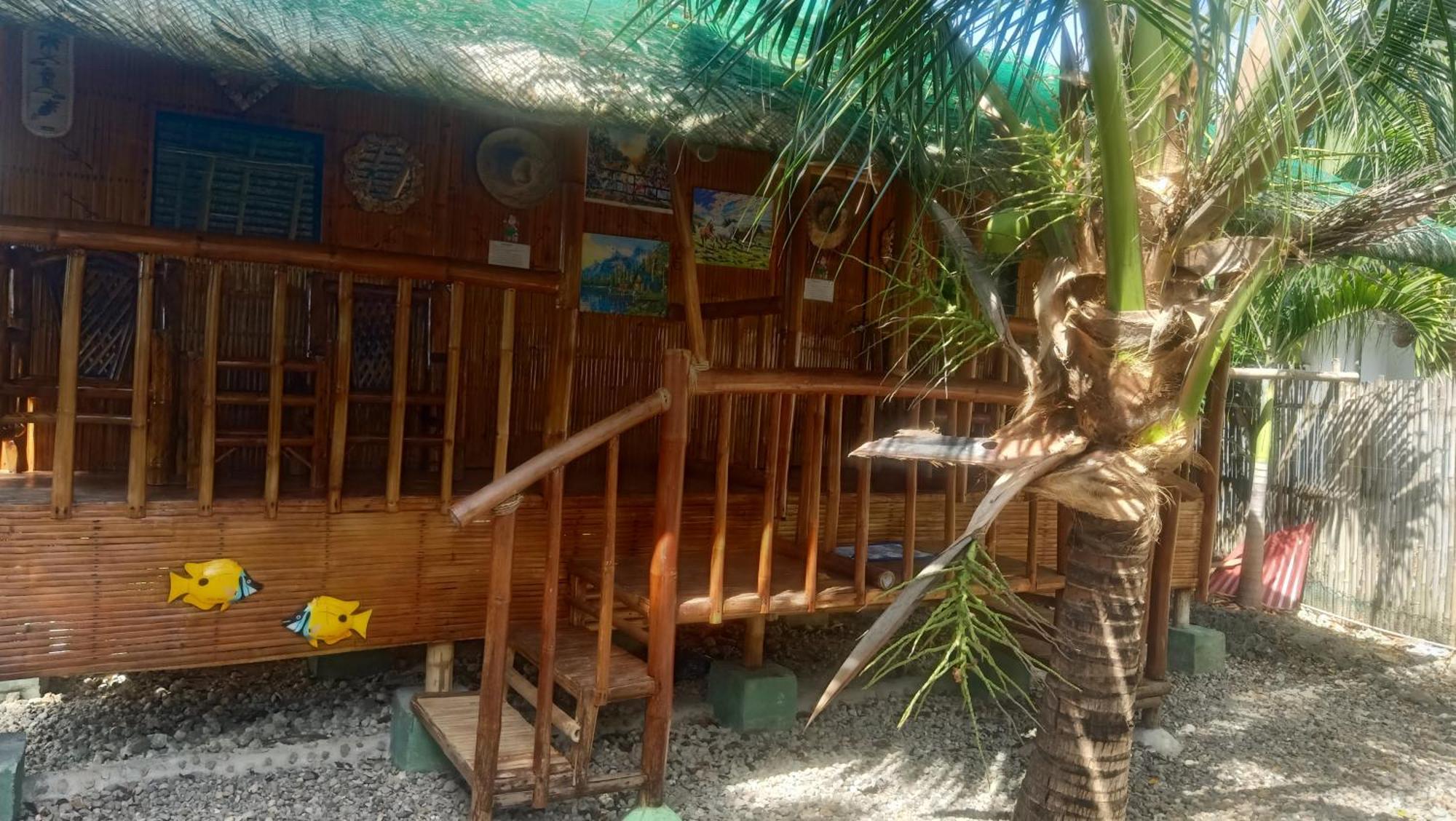 Moalboal Bamboo House / Rooms エクステリア 写真