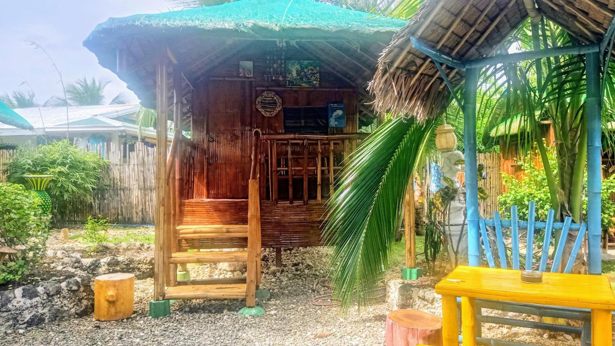 Moalboal Bamboo House / Rooms エクステリア 写真