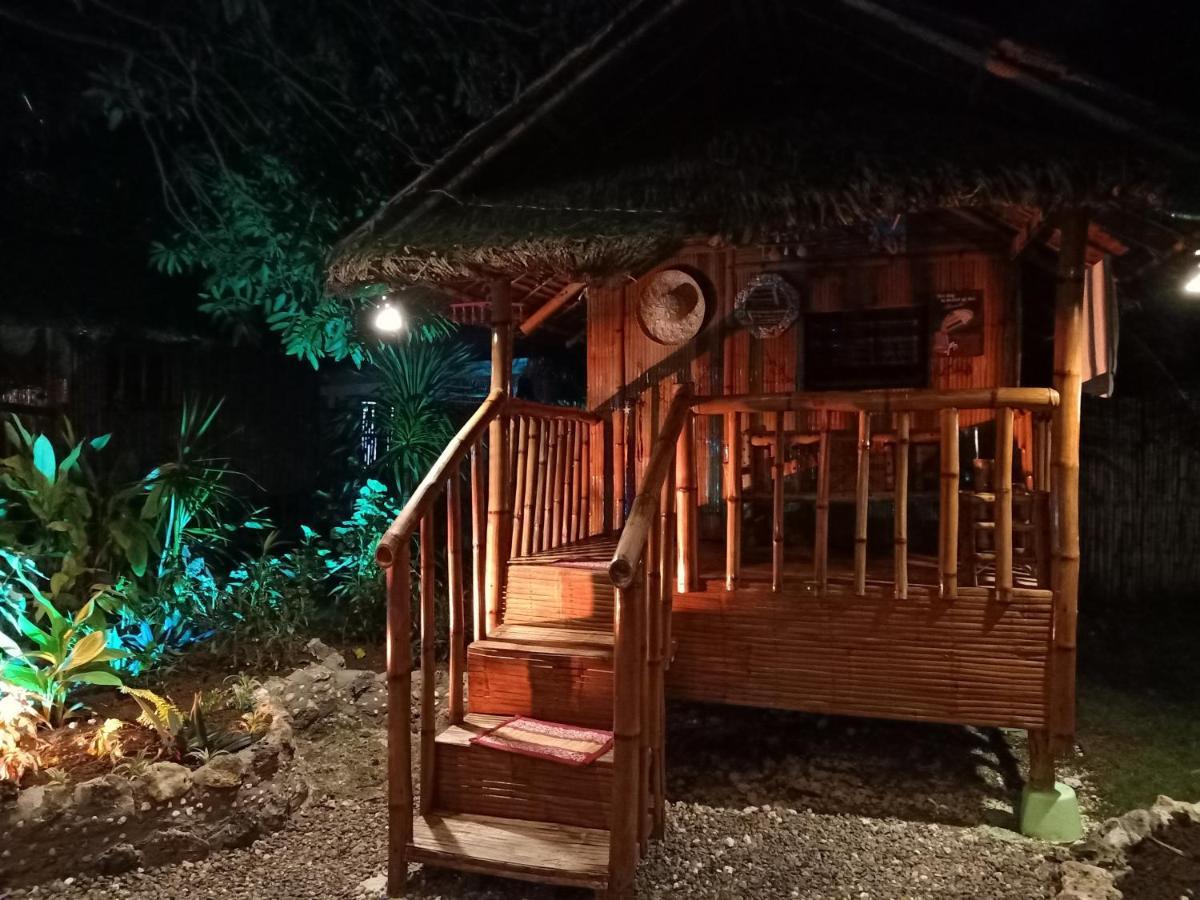 Moalboal Bamboo House / Rooms エクステリア 写真